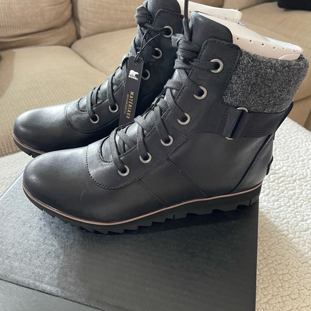 Sorel lace up leather boots and new in box
